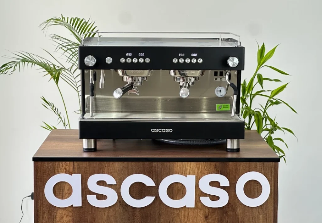 Máquina de café Ascaso con dos grupos y panel de control